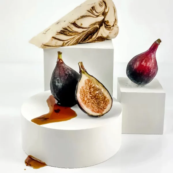 Darë Vegan Cheese - Balsamic Fig Plant-Based Vegan Cheese Wedge - Image 2
